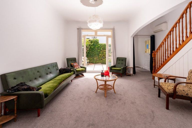 Photo of property in 29 Newman Terrace, Thorndon, Wellington, 6011