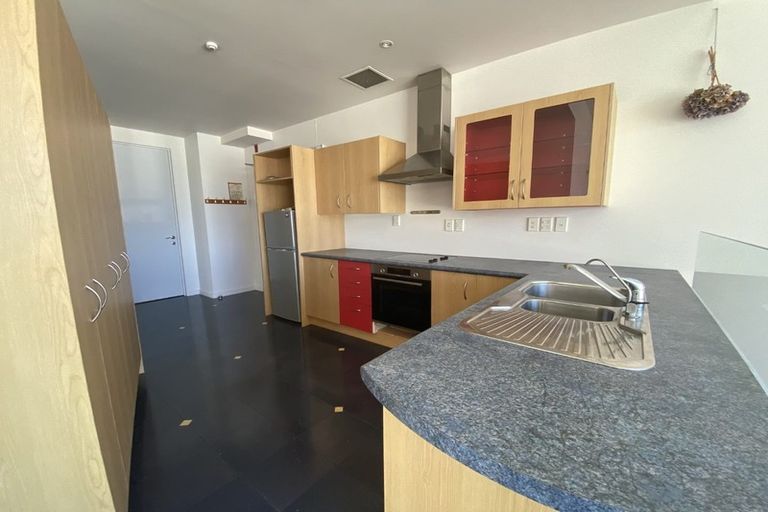 Photo of property in De Vere Apartments, 9/23 Tennyson Street, Te Aro, Wellington, 6011