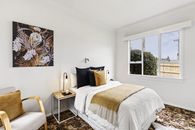 Photo of property in 60 Wallath Road, Westown, New Plymouth, 4310