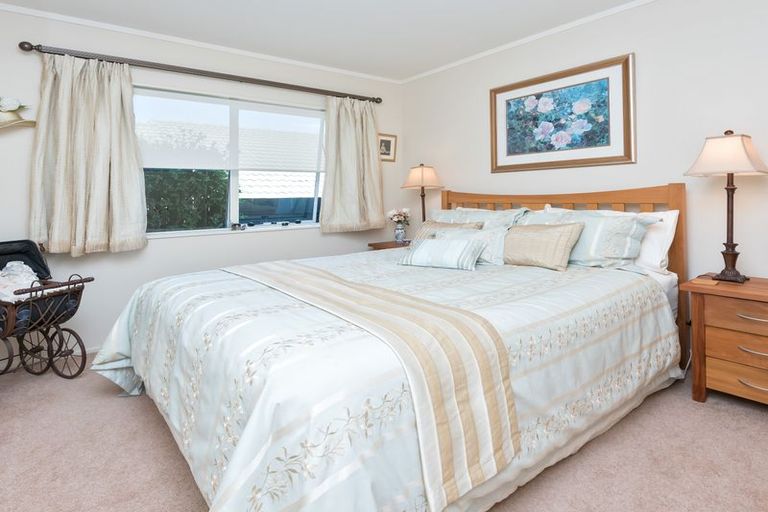 Photo of property in 2/12 Rochester Crescent, Somerville, Auckland, 2014