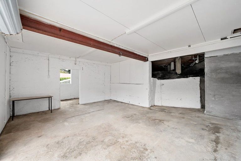 Photo of property in 5 Omega Street, Newlands, Wellington, 6037