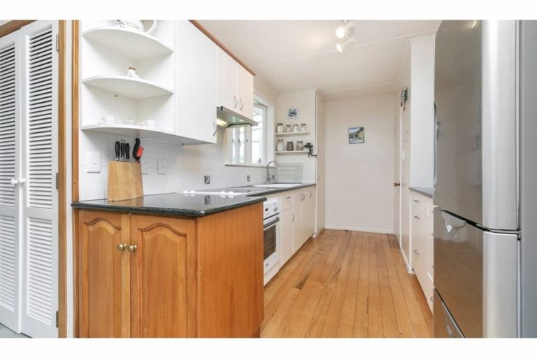 Photo of property in 805 State Highway 16, Waimauku, 0883