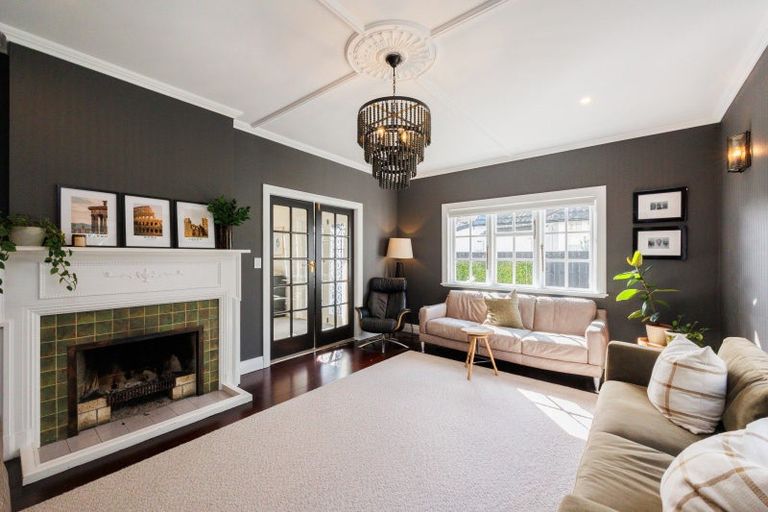 Photo of property in 23 Elmira Avenue, Hokowhitu, Palmerston North, 4410