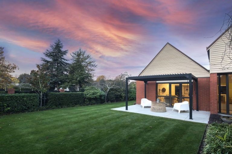 Photo of property in 1 Melissa Place, Burnside, Christchurch, 8042