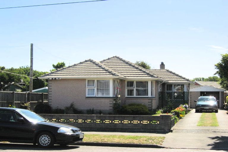 Photo of property in 17 Ormandy Place, Bromley, Christchurch, 8062