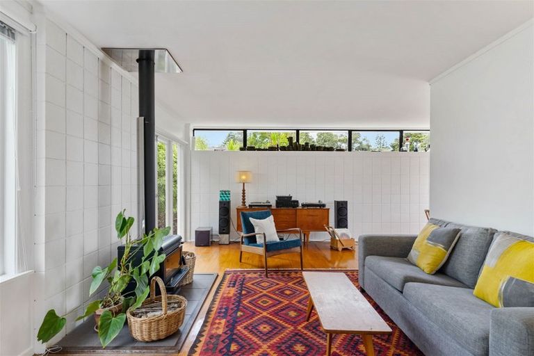 Photo of property in 32 Lynden Avenue, Hillcrest, Auckland, 0627