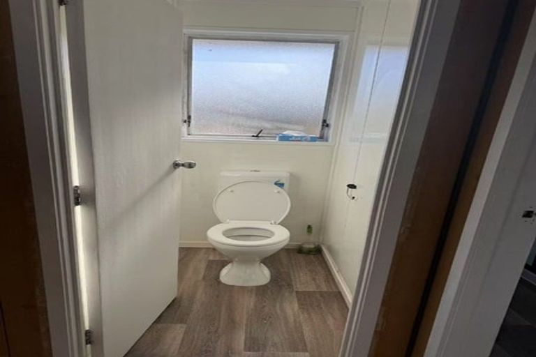 Photo of property in 2 Cranberry Place, Bucklands Beach, Auckland, 2012