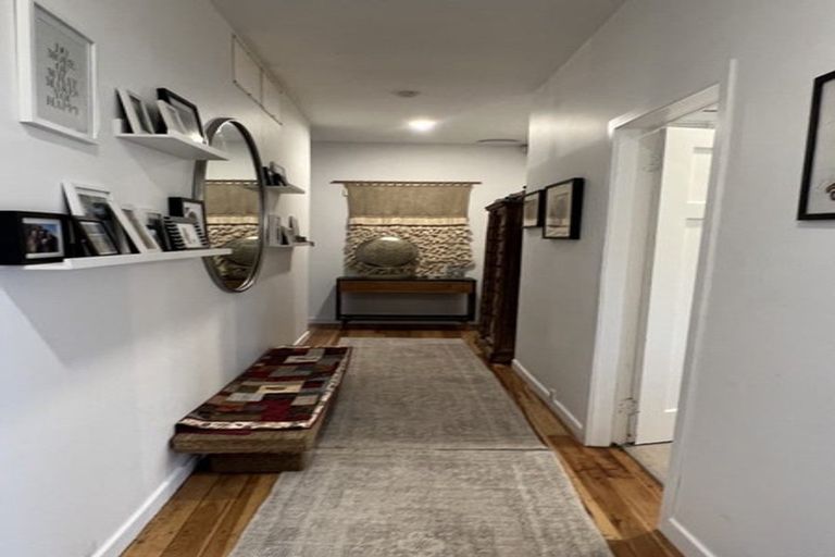 Photo of property in 2/40a Norwood Road, Bayswater, Auckland, 0622