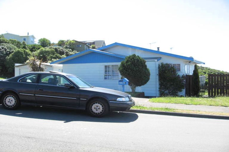 Photo of property in 33 Tuna Terrace, Titahi Bay, Porirua, 5022