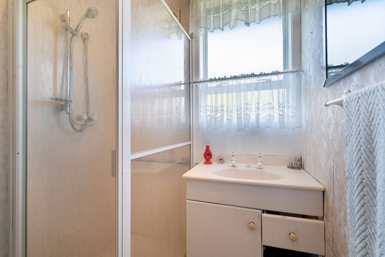 Photo of property in 12 Carter Road, Oratia, Auckland, 0604