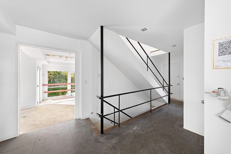 Photo of property in 9 Paritai Drive, Orakei, Auckland, 1071