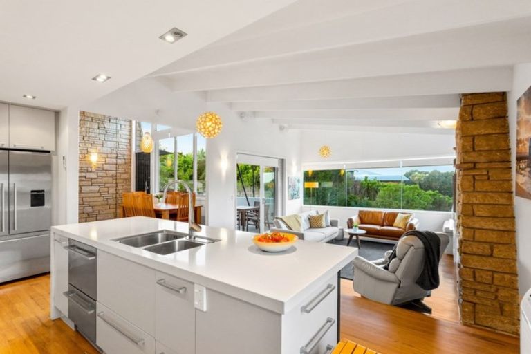 Photo of property in 1/6 Montrose Terrace, Mairangi Bay, Auckland, 0630