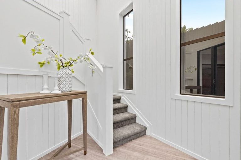 Photo of property in 1/22 Bevyn Street, Castor Bay, Auckland, 0620