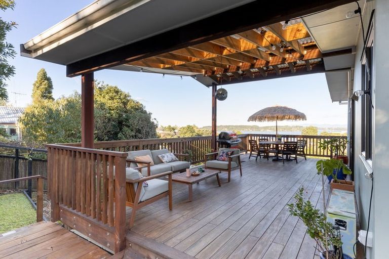 Photo of property in 26 Omokoroa Road, Omokoroa, 3114