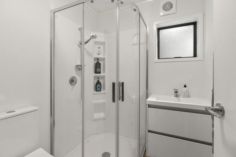 Photo of property in 3/16 Mahara Avenue, Birkenhead, Auckland, 0626