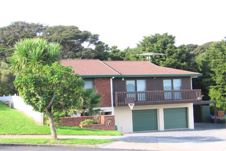 Photo of property in 12 Cantua Close, Totara Heights, Auckland, 2105