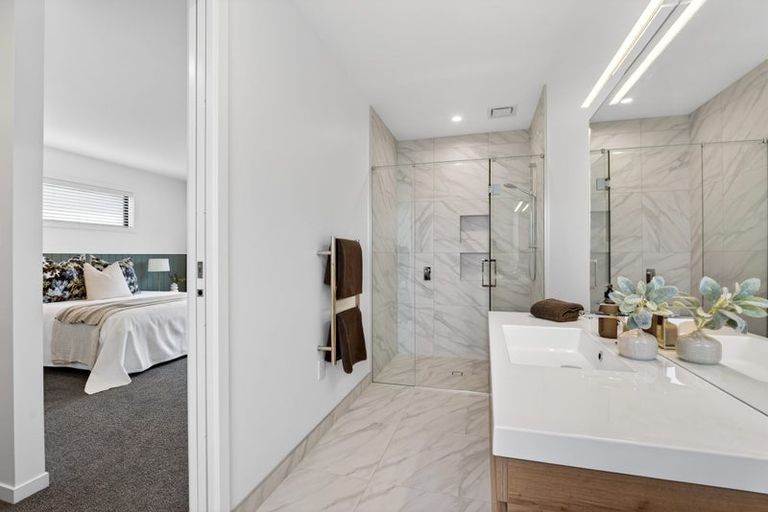 Photo of property in 7 Annie Aranui Drive, Poraiti, 4182