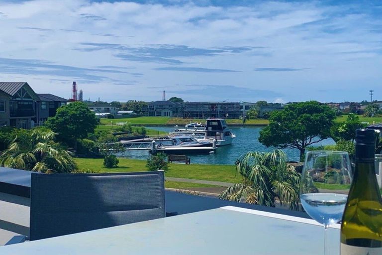 Photo of property in 14 Mariners Haven, One Tree Point, 0118