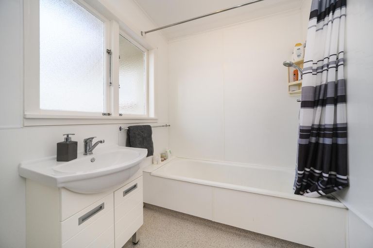 Photo of property in 1/22 Dahlia Street, Palmerston North, 4410