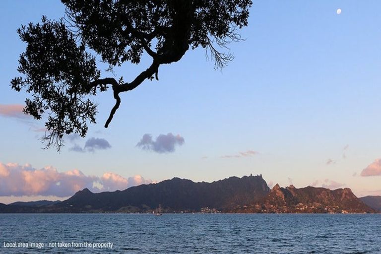 Photo of property in 47 Te Taniwha Road, One Tree Point, 0118