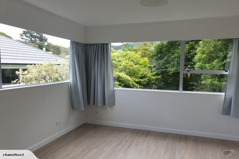 Photo of property in 1/17 Kowhai Street, Tawa, Wellington, 5028