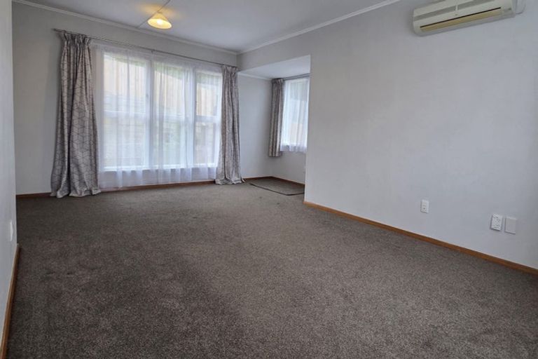 Photo of property in 8a-8b Devon Place, Cannons Creek, Porirua, 5024