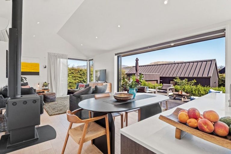 Photo of property in 5 Parera Lane, Jacks Point, Queenstown, 9371