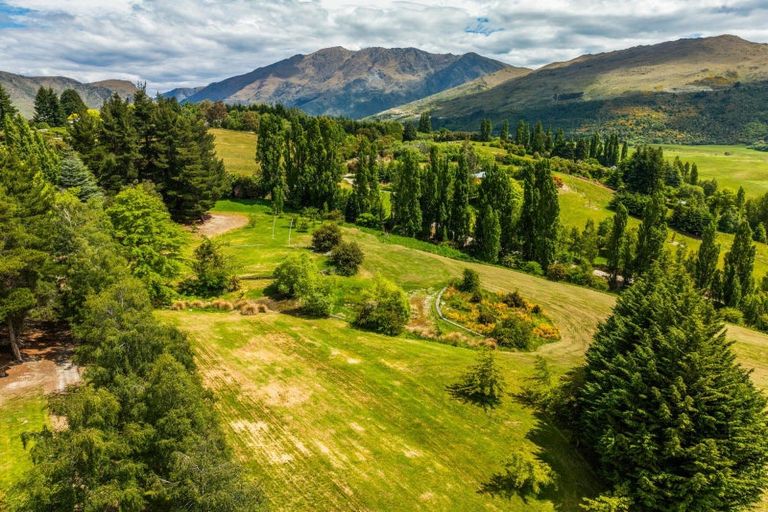 Photo of property in 60 Dalefield Road, Dalefield, Queenstown, 9371