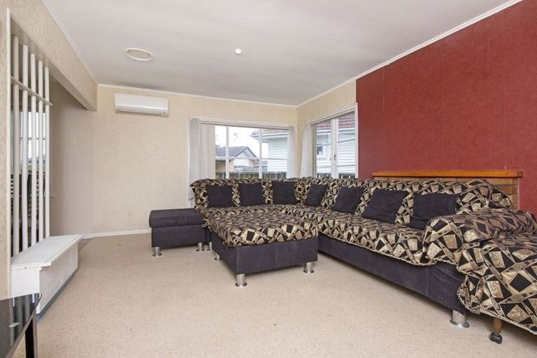 Photo of property in 23 Clendon Avenue, Papatoetoe, Auckland, 2025