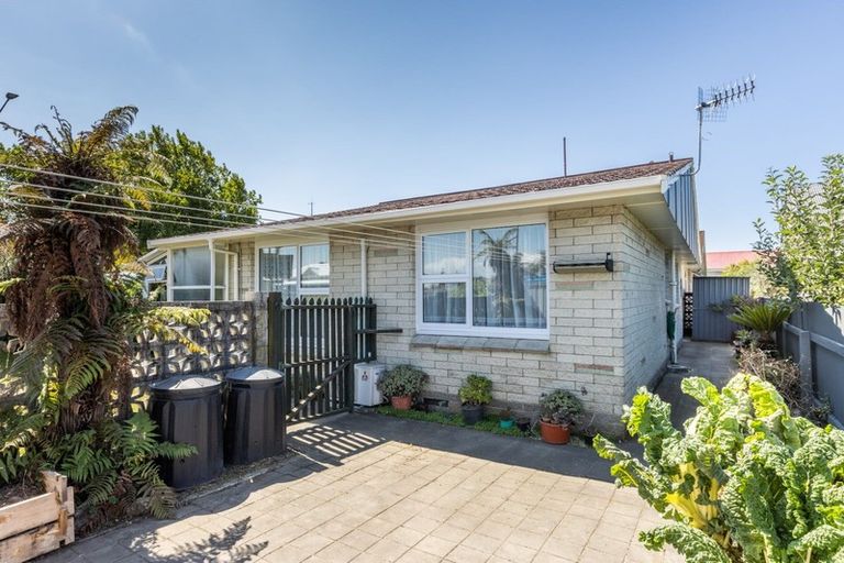 Photo of property in 2/306 Hastings Street South, Hastings, 4122