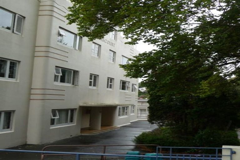 Photo of property in Elms Court Flats, 7/367 The Terrace, Te Aro, Wellington, 6011