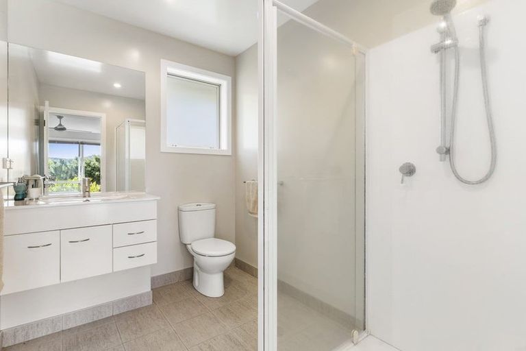 Photo of property in 3 Fendalton Place, Hatfields Beach, Orewa, 0931