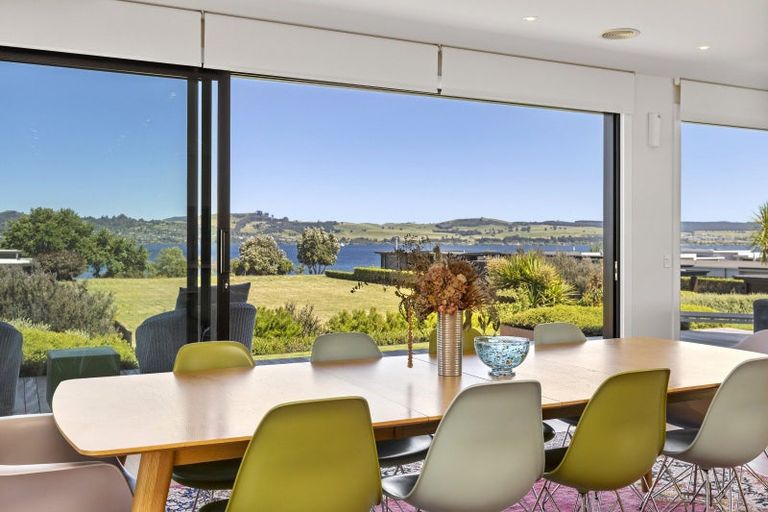 Photo of property in 10 Karapoto Lane, Rainbow Point, Taupo, 3330