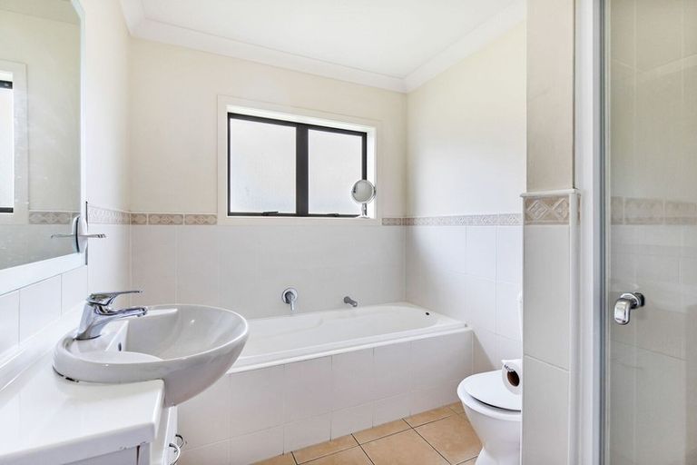 Photo of property in 94 Collingwood Road, Waiuku, 2123