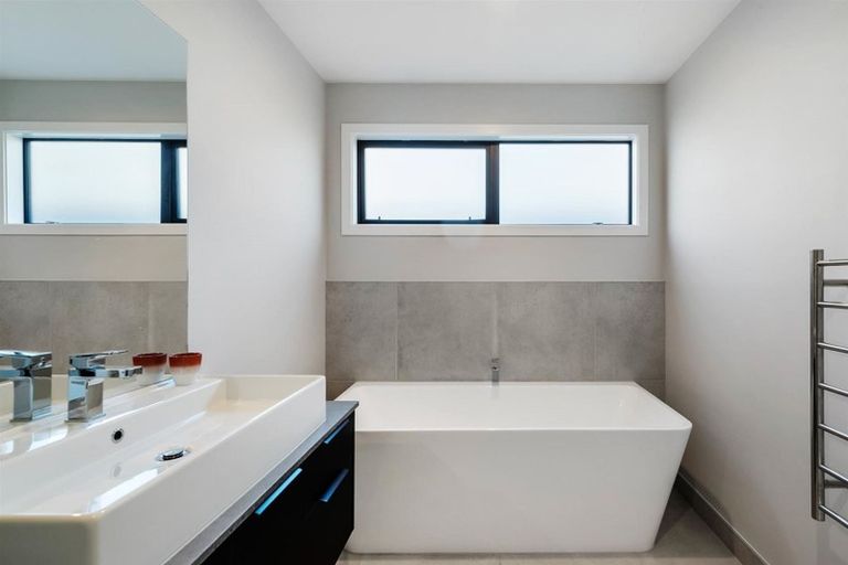 Photo of property in 6 Pennycook Place, Lake Hawea, Wanaka, 9382