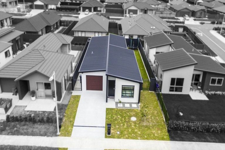 Photo of property in 11 Pattullo Crescent, Wallaceville, Upper Hutt, 5018