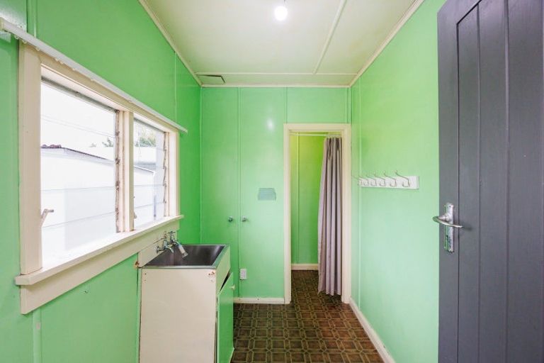 Photo of property in 32 Keeling Street, West End, Palmerston North, 4412