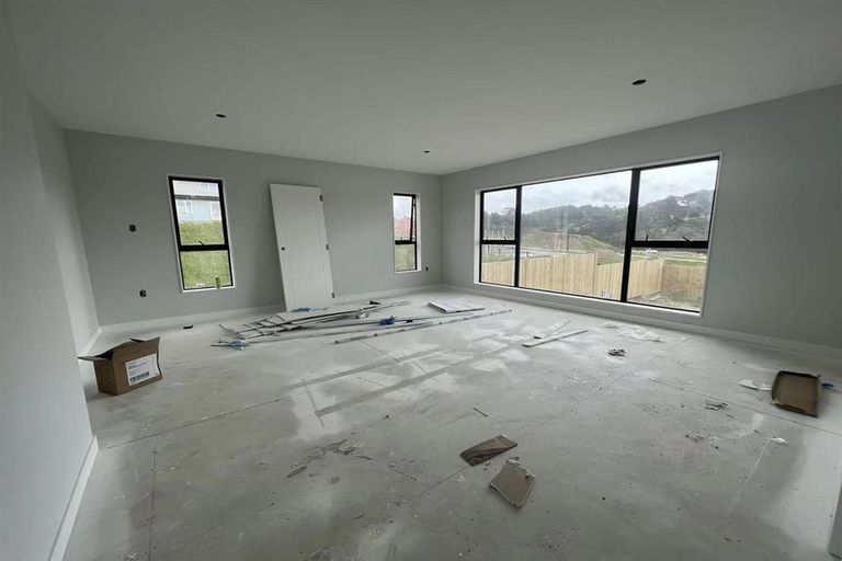 Photo of property in 16 Lumber Rise, Swanson, Auckland, 0614