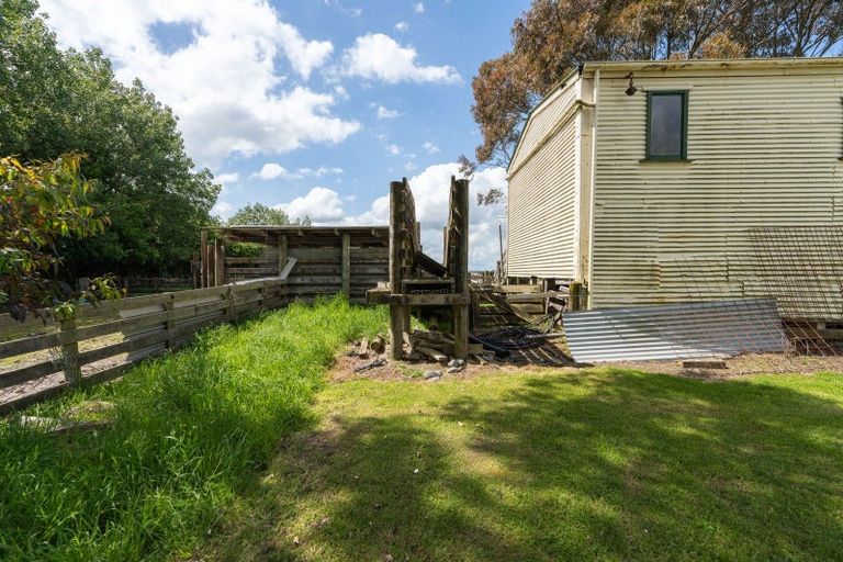 Photo of property in 986 Halcombe Road, Halcombe, Feilding, 4779