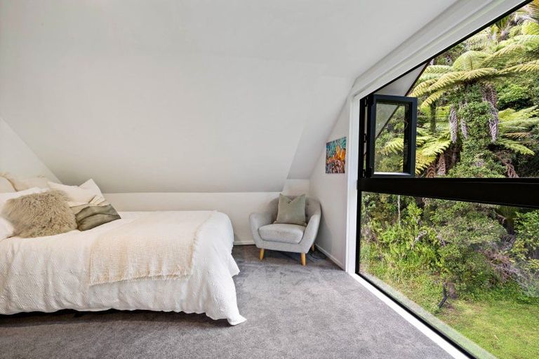 Photo of property in 260 Wairere Road, Waitakere, Henderson, 0782