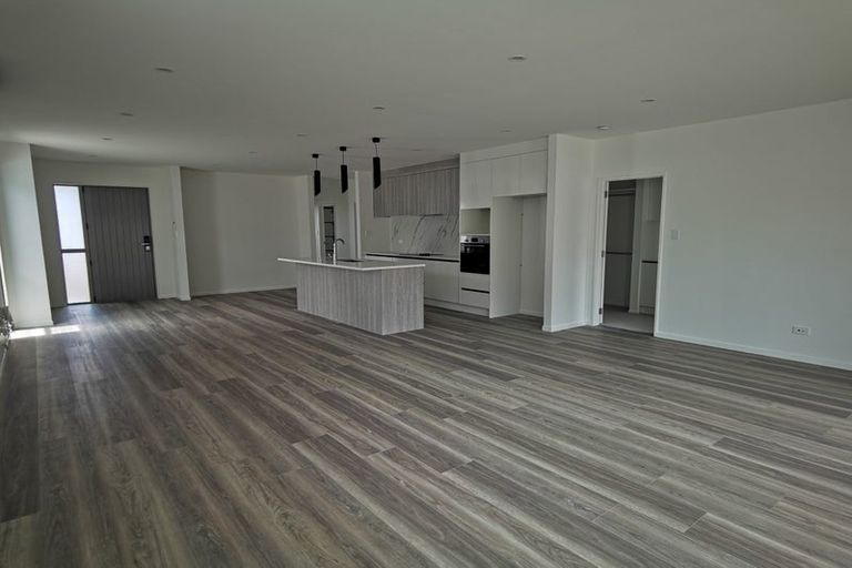 Photo of property in 25c Lillian Place, Orewa, 0931