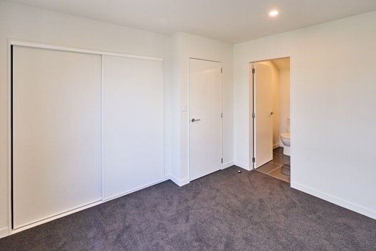 Photo of property in 33 Fraser Avenue, Johnsonville, Wellington, 6037