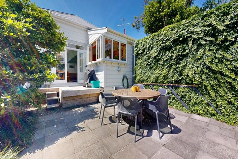 Photo of property in 118 Elizabeth Street, Mount Victoria, Wellington, 6011