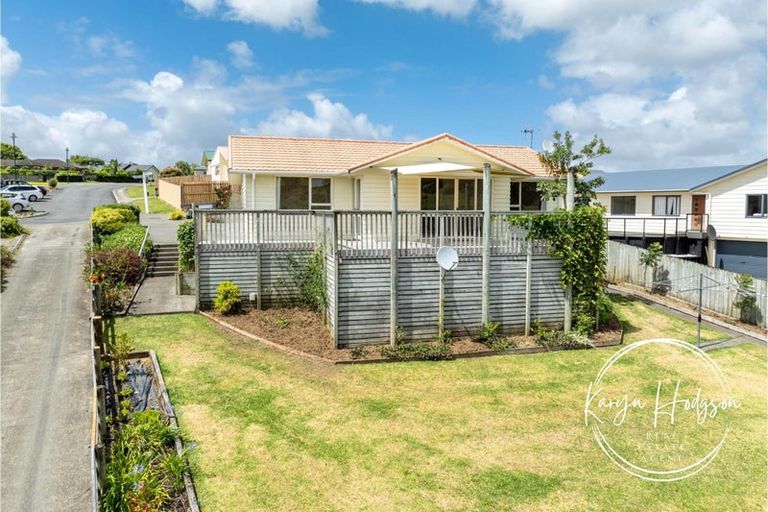 Photo of property in 12 Ash Grove, Maungaturoto, 0520