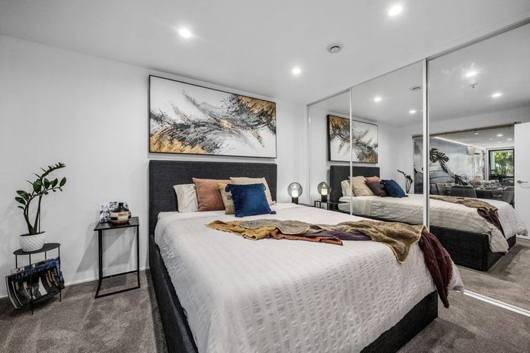 Photo of property in 1c/175 Hurstmere Road, Takapuna, Auckland, 0622