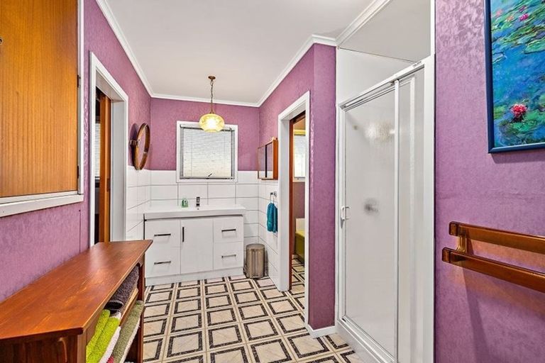 Photo of property in 17 Cyclarama Crescent, Massey, Auckland, 0614