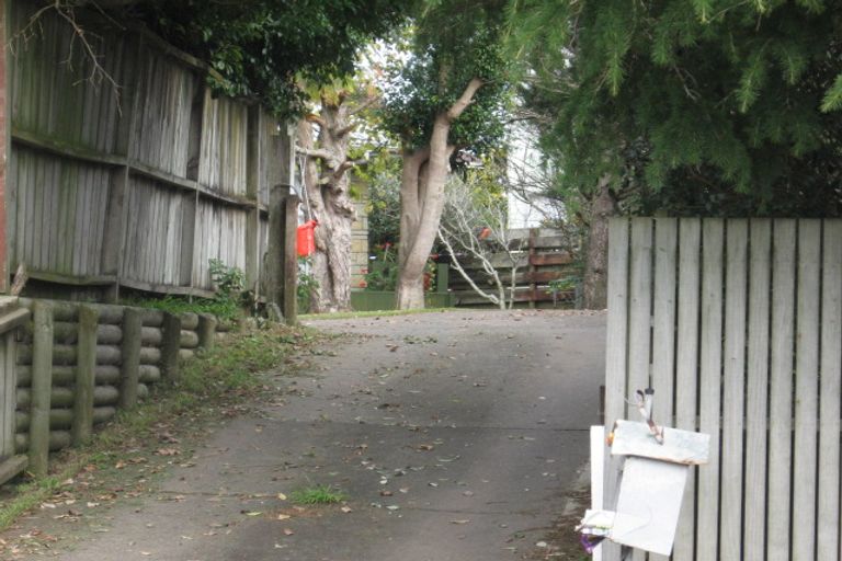 Photo of property in 22 Solo Place, Manurewa, Auckland, 2102