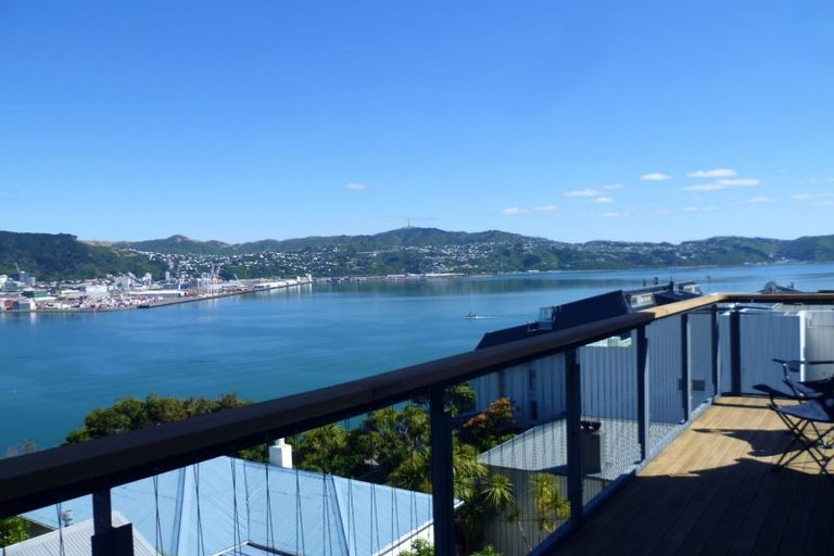 Photo of property in 40a The Crescent, Roseneath, Wellington, 6011