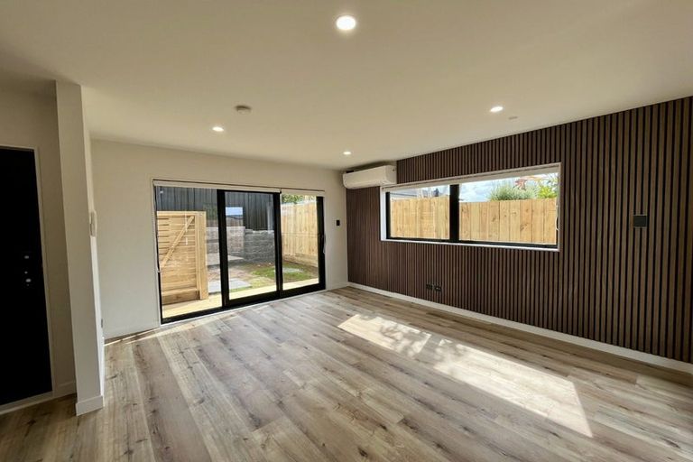 Photo of property in 98f Royal Road, Massey, Auckland, 0614