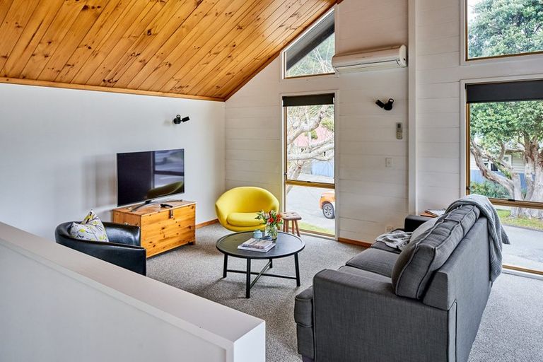 Photo of property in 407 Muritai Road, Eastbourne, Lower Hutt, 5013